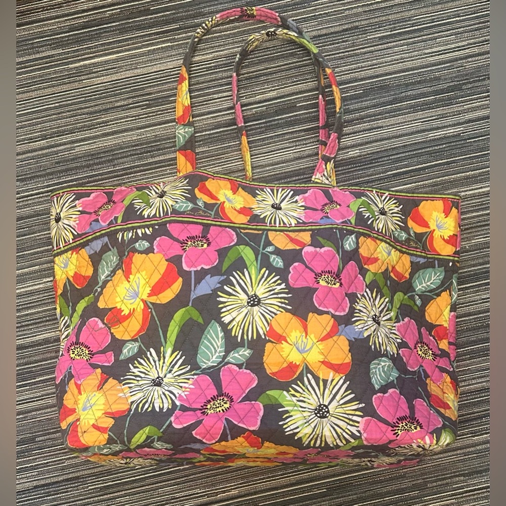 Vera Bradley Large Tote Bag in the Jazzy Blooms" pattern